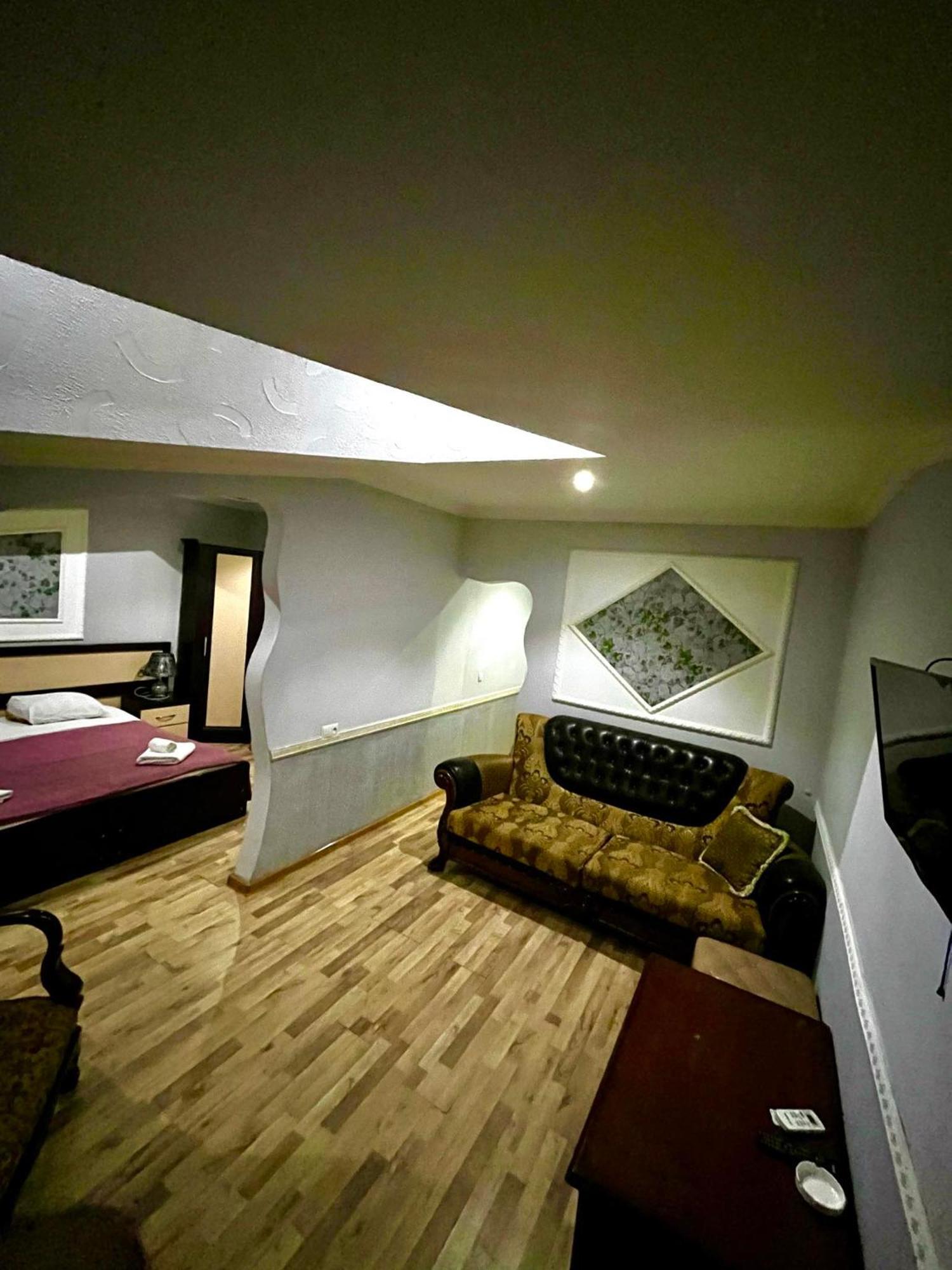 B&B Europa Hotel Kutaisi Eksteriør billede