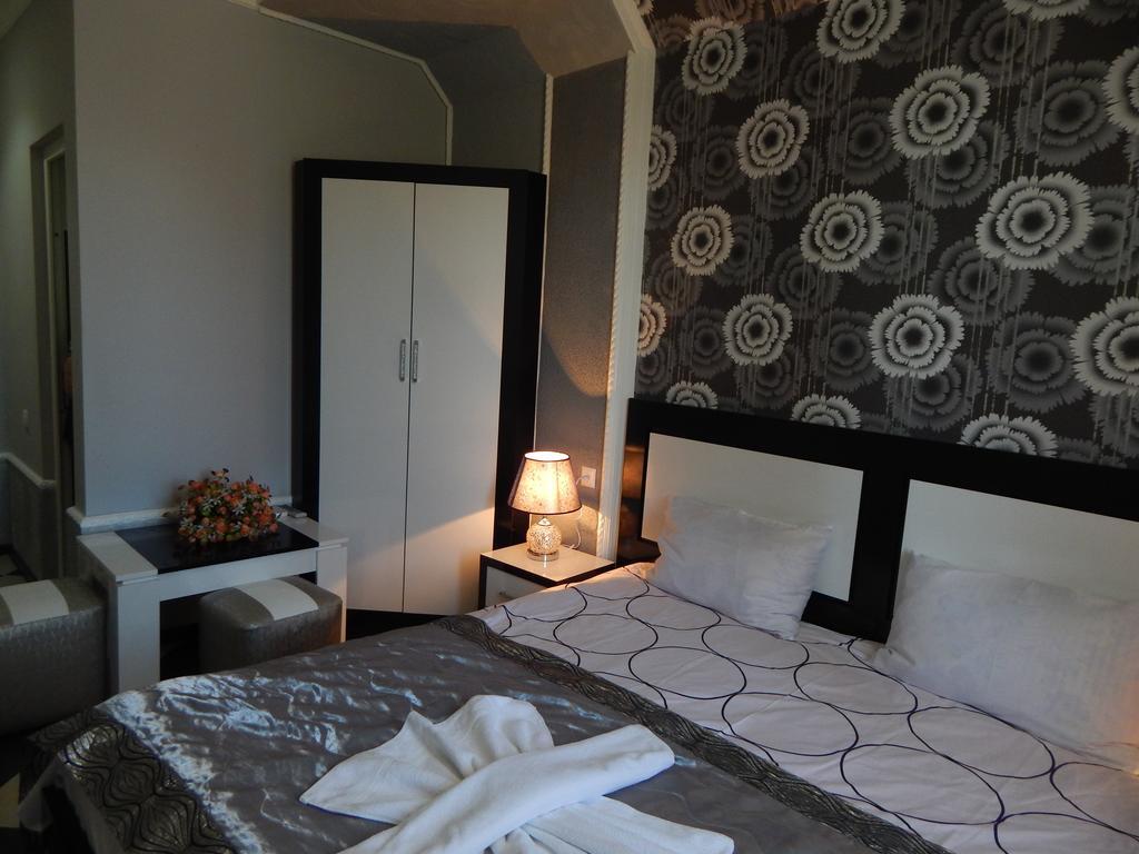 B&B Europa Hotel Kutaisi Eksteriør billede